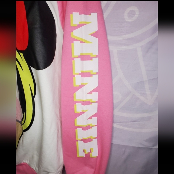 Disney Minnie Mouse bubble gum shirt - Picture 5 of 6